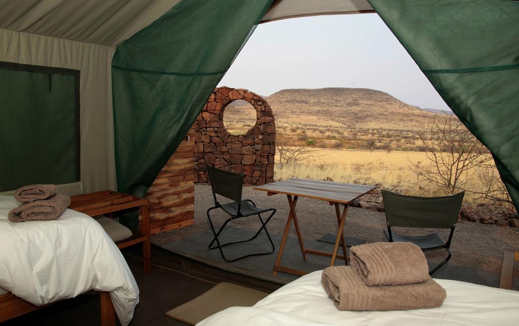 Etendeka Mountain Camp Damaraland Room photo