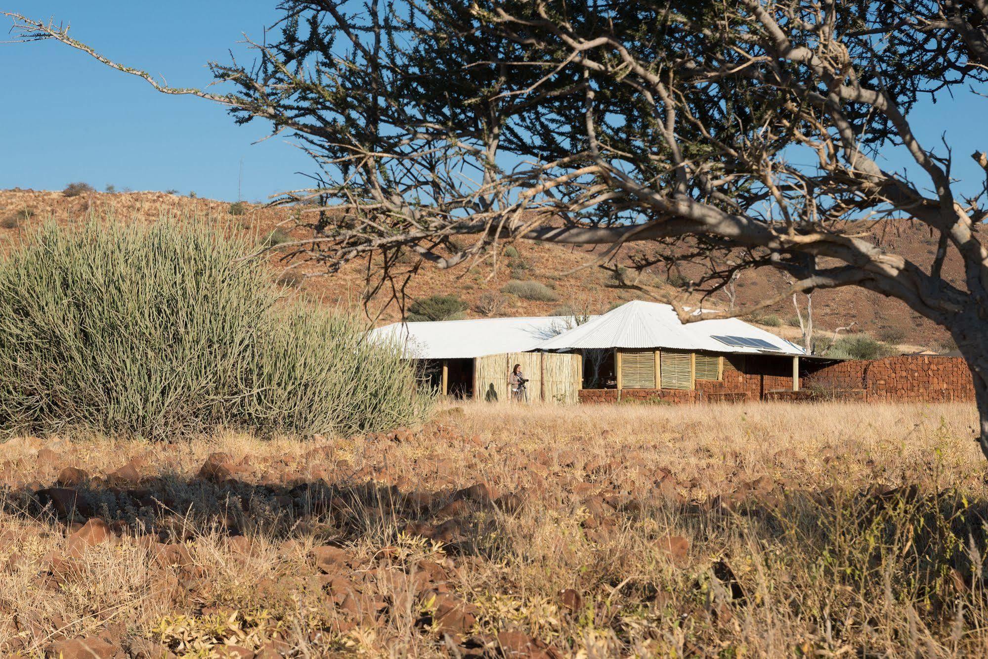 Etendeka Mountain Camp Damaraland Exterior photo