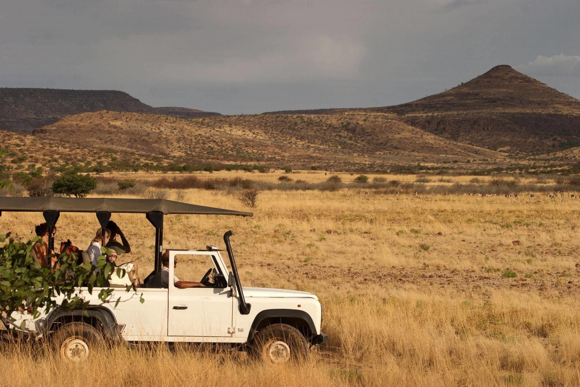 Etendeka Mountain Camp Damaraland Exterior photo